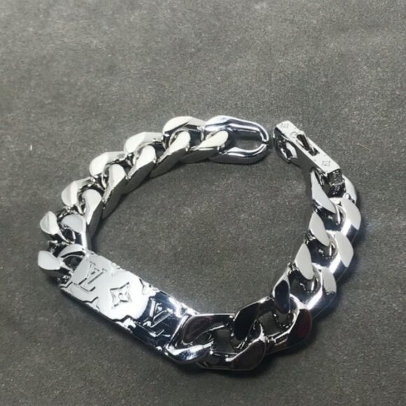 Louis Vuitton Genuine 18K White Gold Cuban Bracelet - Picture 1 of 4